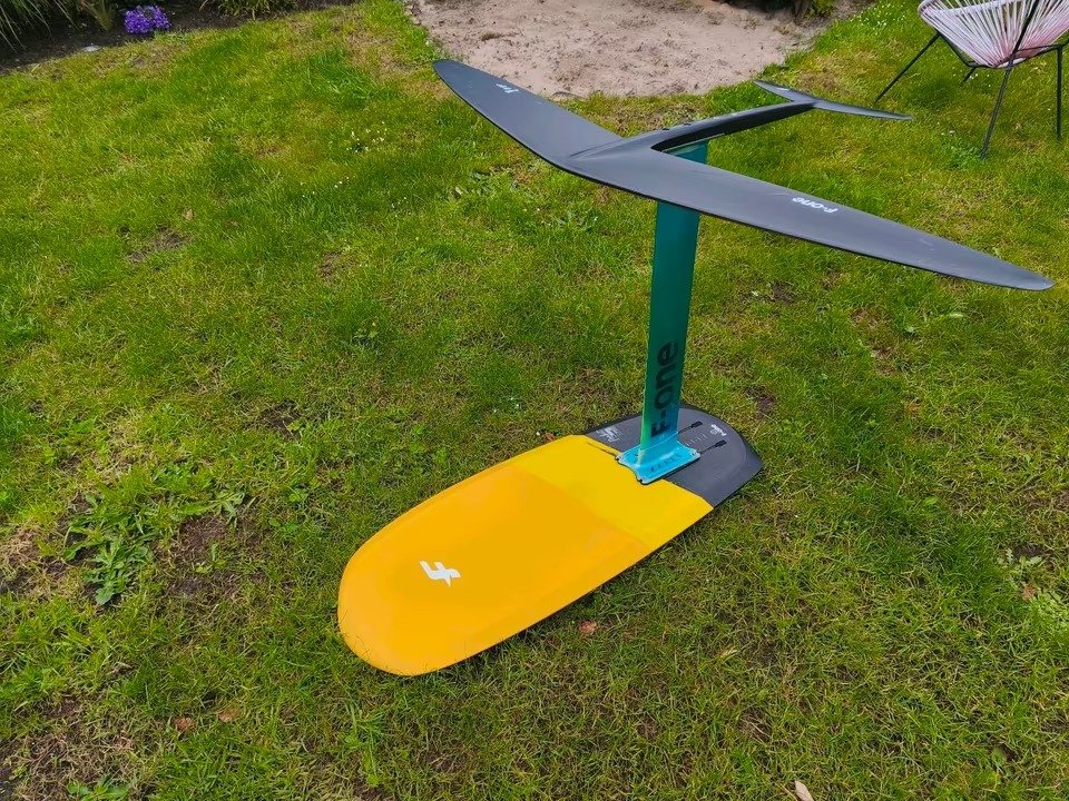 Ensemble Pumpfoil F-One Jam 1900 complet avec mât de 75 cm